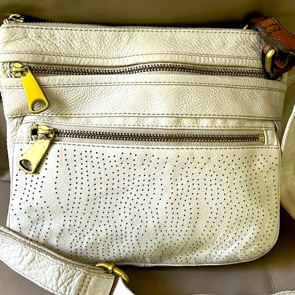 Authentic fossil crossbody purse!! - Picture 2 of 16